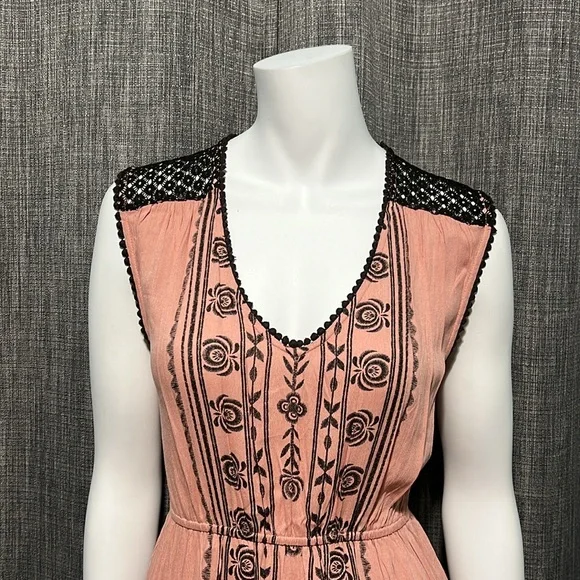 NWT Grayson Boho Pink Black Lace Shoulder Detail Maxi Dress Small - Picture 5 of 14